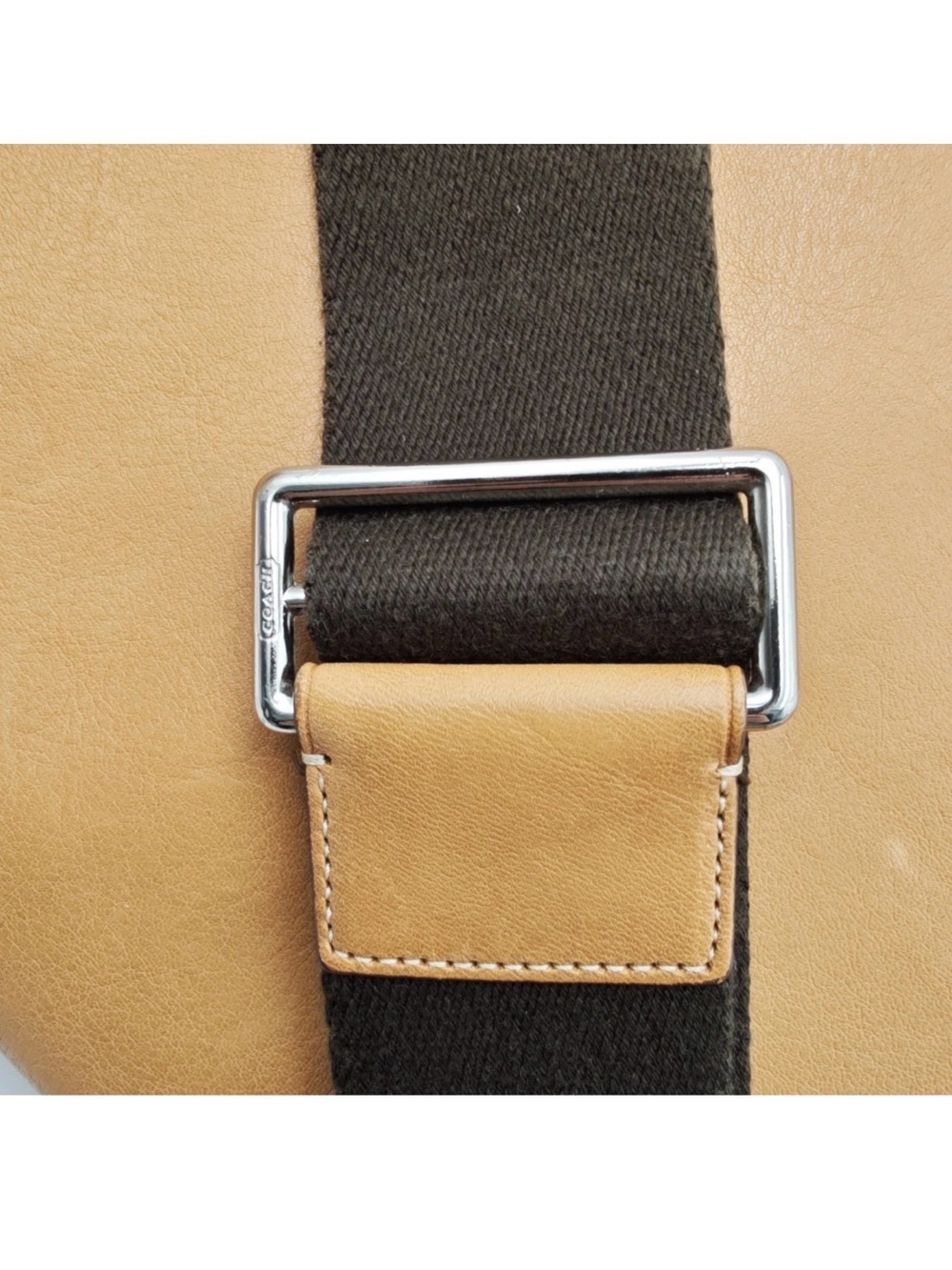 Coach Leather Messenger Bag in Tan with Black Strap - Picture 3 of 11